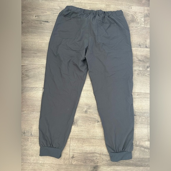 Women’s Gray Jogger Scrub Pants - Picture 4 of 4